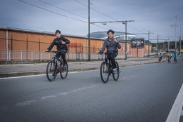 f3f5e630-fietsersop-autoloze-zondag-18-september-2022-jongeren-docks-bruxsel-van-praetlaan.jpg