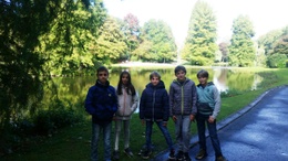 BLOEIENDE-KERSELAAR-Tiziano-Chiara-Antoine-Sacha-Zachary